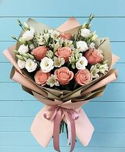 Букет цветов из:  Розы, Альстромерии и Лизиантусы в Федотово