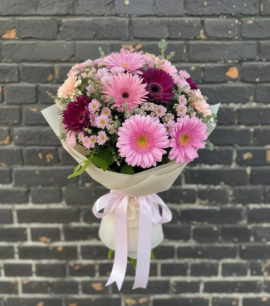 Букет цветов из: Герберы и Хризантемы в Федотово