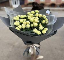 Букет Белые кустовые розы Солинеро в Федотово