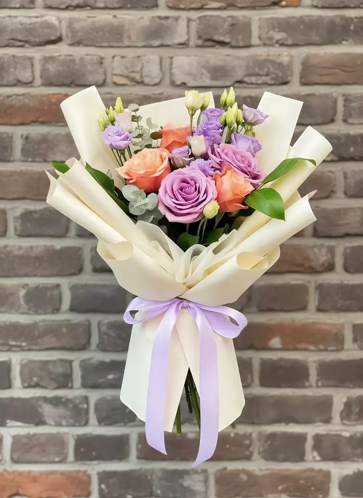 Букет цветов из: Лизиантусы и Розы в Федотово