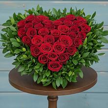 Цветочная композиция из Розы в виде сердца в Федотово