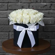 Цветочная композиция из Розы в шляпной коробке в Федотово